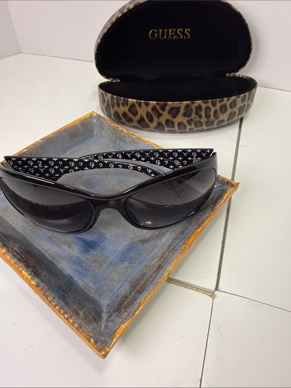 Guess Black Women's Wrap Sunglasses with Logo-Print Interior
